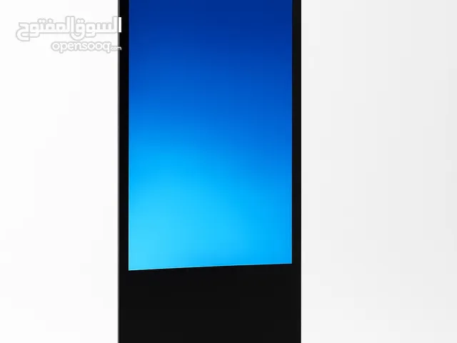 شاشات مقاس 43 بوصة – دقة 4K – تعمل باللمس – نظام أندرويد 9