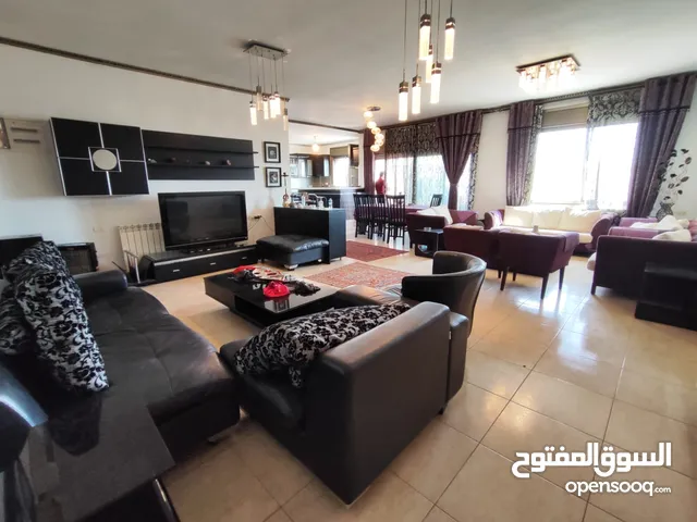 210 m2 3 Bedrooms Apartments for Rent in Ramallah and Al-Bireh Ein Musbah