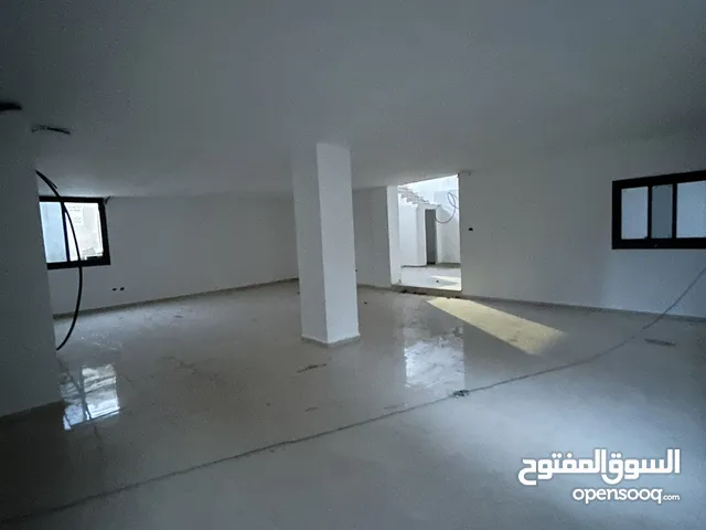 مكتب للبيع في وسط البلد