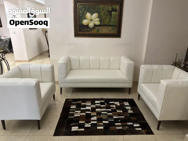 اطقم كنب جلد وقطع منوعه للبيع  سجاد جلد بقر طبيعي