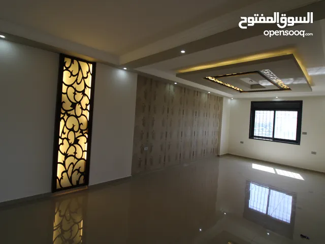 240 m2 3 Bedrooms Apartments for Sale in Ramallah and Al-Bireh Ein Musbah