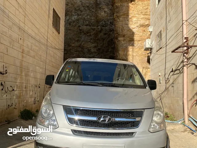 Hyundai H1 2011 in Hebron