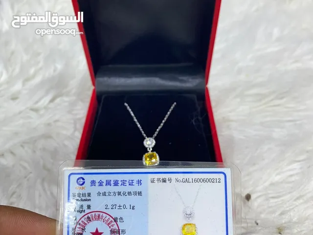 قلادة من الزركونيا المكعبة