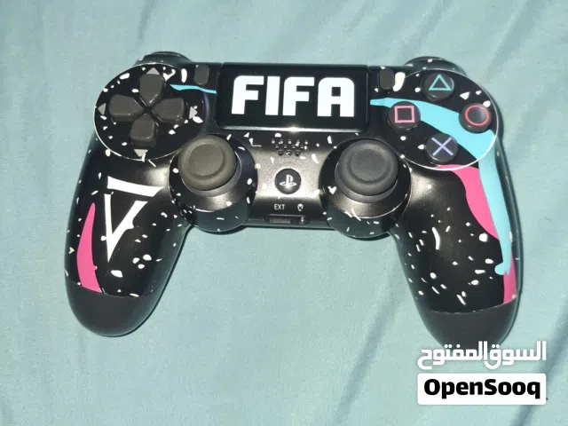 عندنا مجموعه كبيره من كنترول السوني 4 حط سعرك و شيل