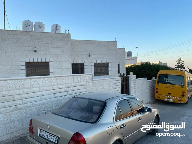 175 m2 3 Bedrooms Townhouse for Sale in Zarqa Al-Qadisyeh - Rusaifeh