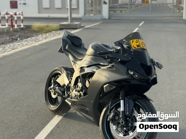 2025 كاواساكي NINJA ZX