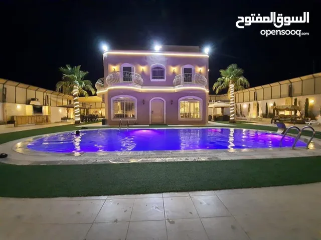 شاليه فاخر مميز 4 غرف نوم في البحر الميت بسعر مغري