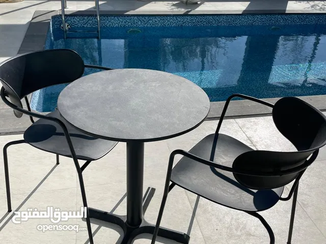 كراسي و طاولات ماركة ( لاتشيز ) في اربد