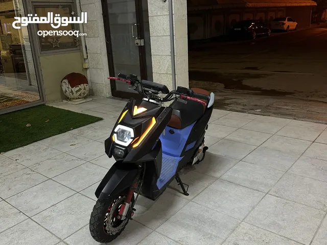 سكوتر كهربائي نضيف جداً