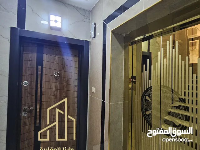 240 m2 5 Bedrooms Apartments for Sale in Amman Jubaiha