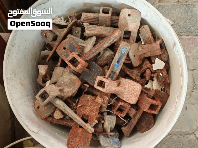 كليبات خاصة للاعمدة والقواعد واسرة نوم للعمال