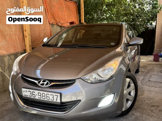 2014 هيونداي افانتي Limited