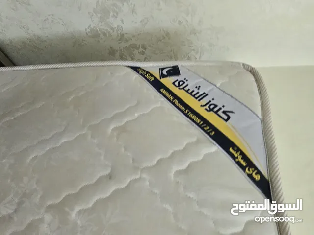 فرشة مفرد ونص مستعملة للبيع