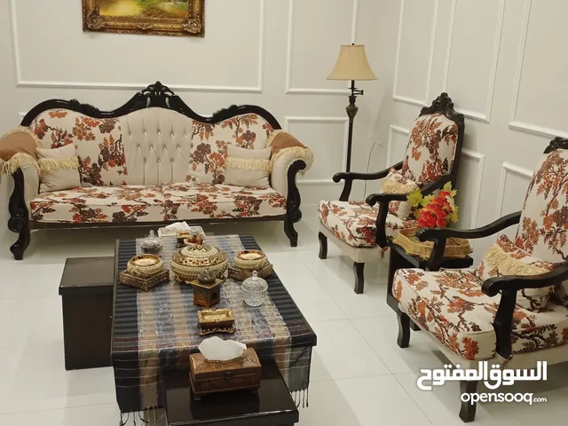 طقم كنب بحالة ممتازة 9مقاعد