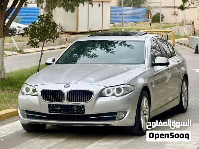 BMWF10  528i
