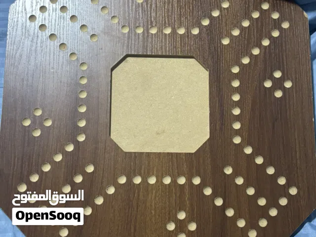 طاولة جكارو خشبيه مستعمله نظيفه