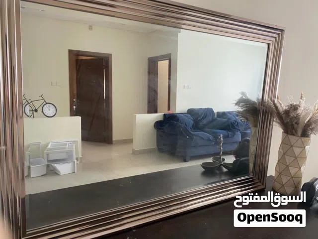 مرايا كبيره شبه جديده