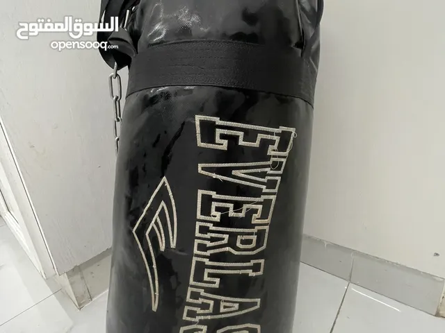 كيس ملاكمه للبيع طول من متر لمتر و نص و مهتم ما بقصر معاه