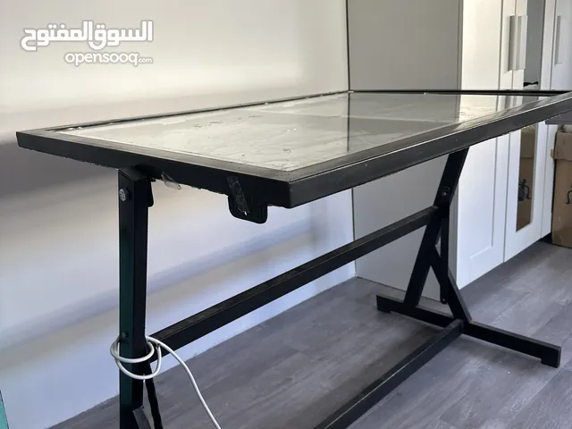 مكتب شف مع انارة داخلية