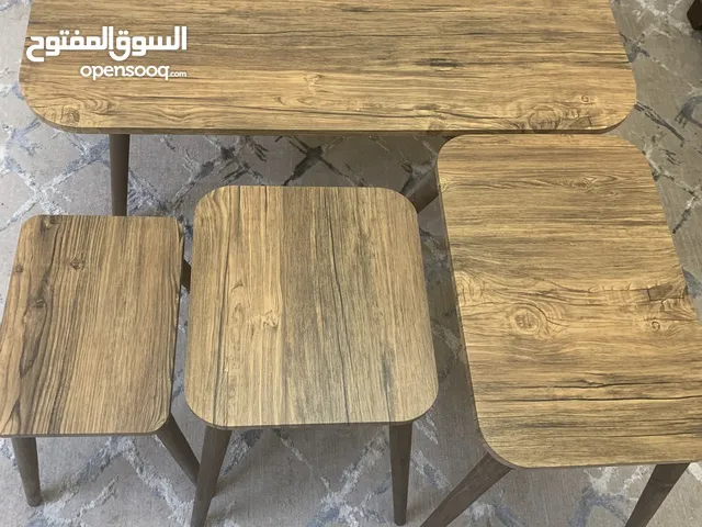 طاولات وسط بحالة ممتازة للبيع