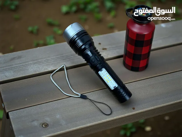 مصباح يدوي عملي متعدد الاستخدامات – إضاءة قوية 450 لومن – قابل للشحن Type-C ومتين للاستخدام اليومي و