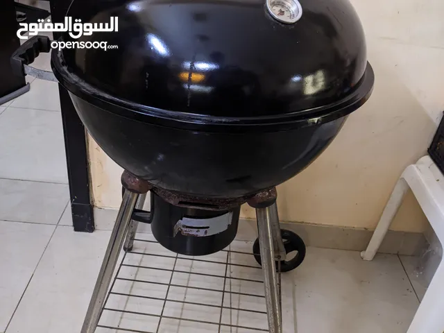 شواية باربيكيو لمحبين حفلات الشواء في المنازل للعائلات الكبيرة مستعملة.