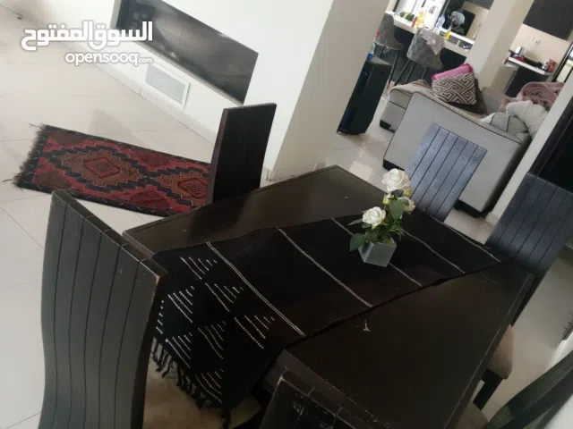 سفرة بحالة جيدة جدا