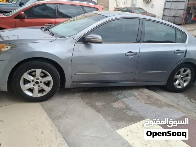 For sale Nissan Altima 2009 - 4 cylinders (Negotiable)