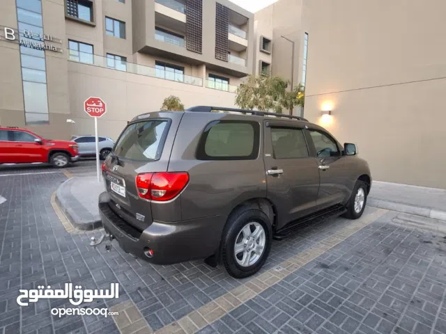 للبيع تويوتا سيكويا SR5 (بدون فتحة سقف) - صيانة كاملة - بحالة ممتازة جداً