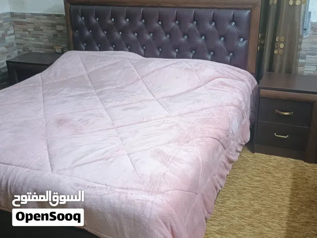 غرفة نوم كاملة + طقم كورنر مع طاوله وسط  مع البرادي