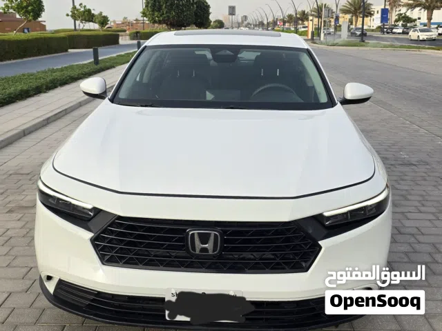 2024 هوندا اكورد DX