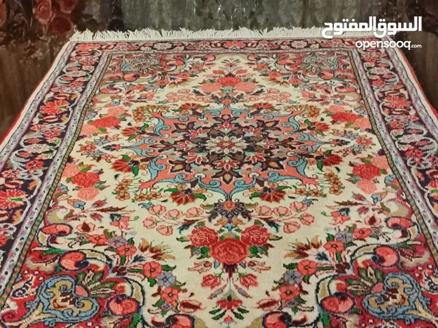 سجادة فارسية منسوجة يدوياً 70 سنة فما فوق. كثافة عالية. القلقاس الحريري. تصميم فريد من نوعه