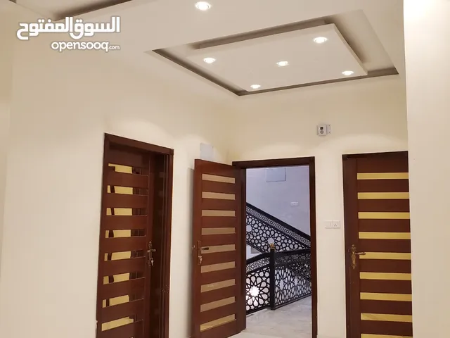 700 m2 3 Bedrooms Apartments for Rent in Sana'a Dar Silm