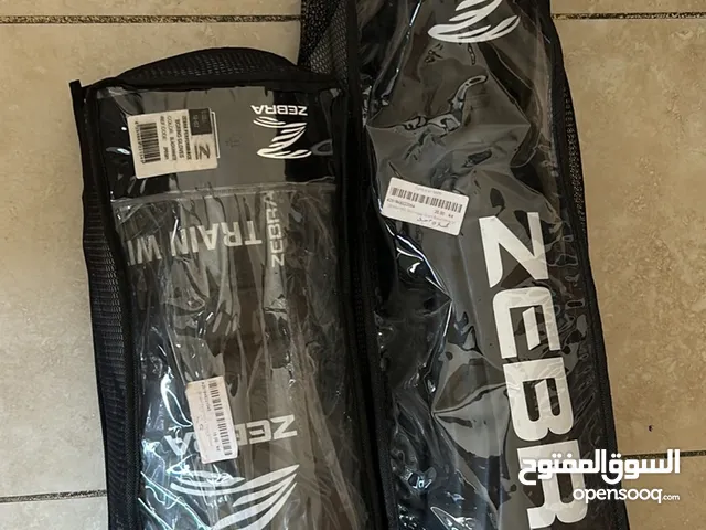 ZEBRA BOXING GLOVES & SHINGUARDS (NEW)