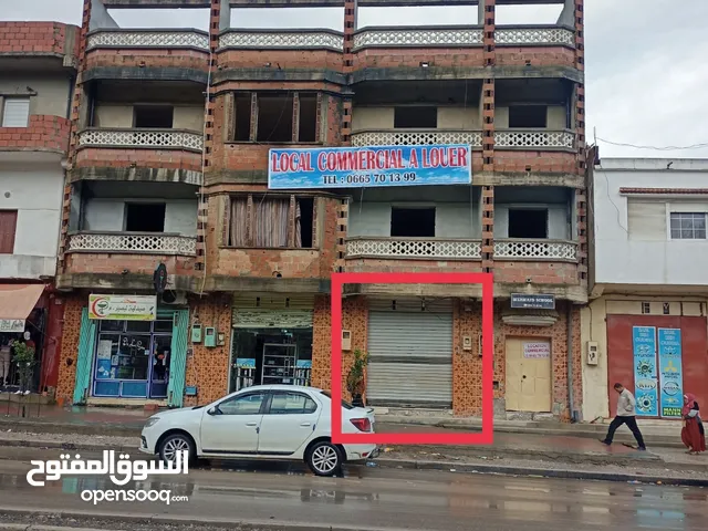 محل تجاري للكراء في موقع استراتيجي المحطة القديمة - الميلية - جيجل