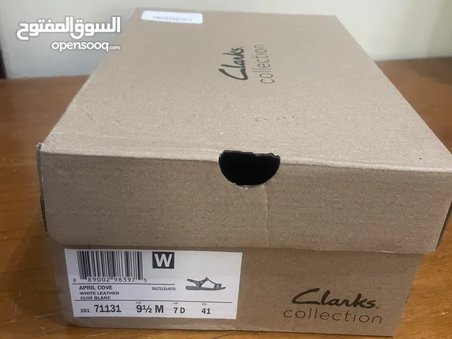حذاء من ماركة Clark جديد