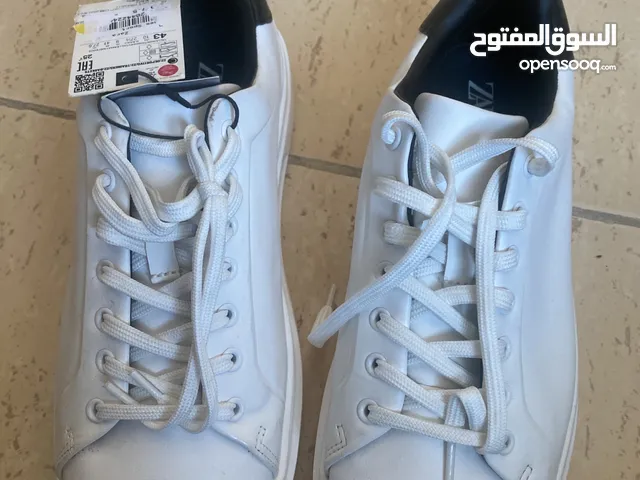 43 Sport Shoes in Amman