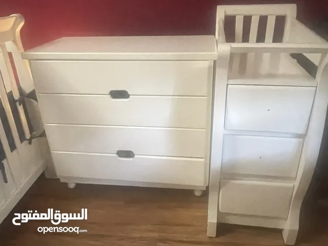 تخت اطفال وملحقاته
