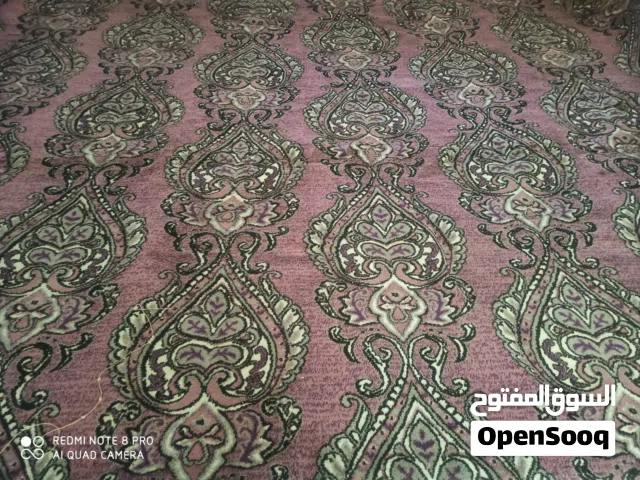 موكيت مستخدم نضيف