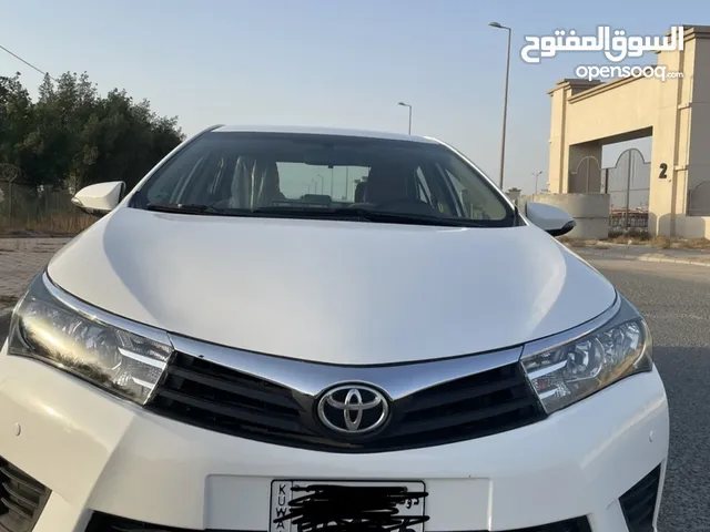 للبيع تويوتا كورولا 2015 بحاله جيده 1600cc