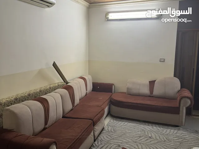 طقم كنب وطاولة تلفزيون