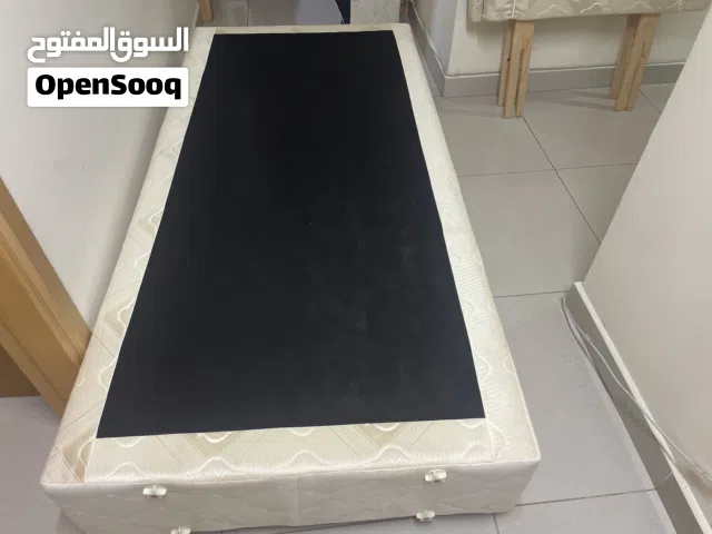 سرير لشخص واحد