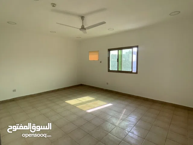 999 m2 2 Bedrooms Apartments for Rent in Northern Governorate Malikiyah
