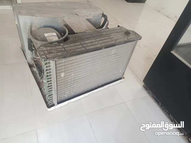 window  A/C.  2ton Verry good condition.. colling Verry good... 