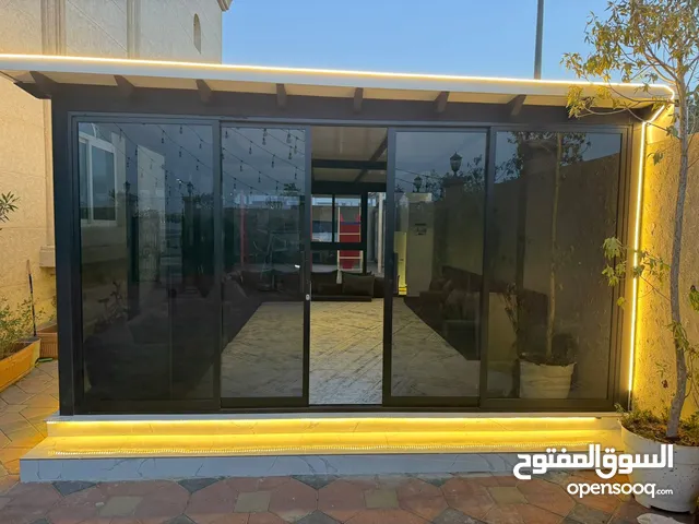 Stylish Outdoor Glass Room