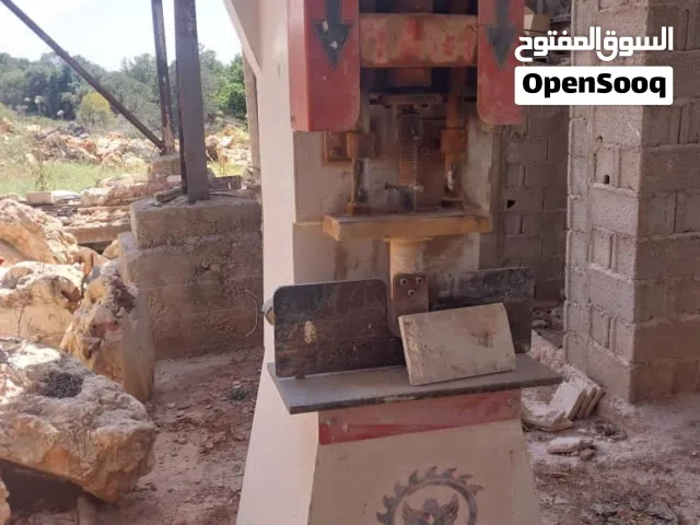 آلة حجر فرعوني ومفجر