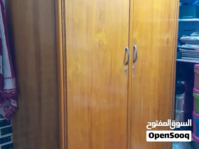 كنتور صاج بابين مع 3 جرابي خشب ابو النفر مع ميز رفوف حديد حاجات بيت نضيفات جدا