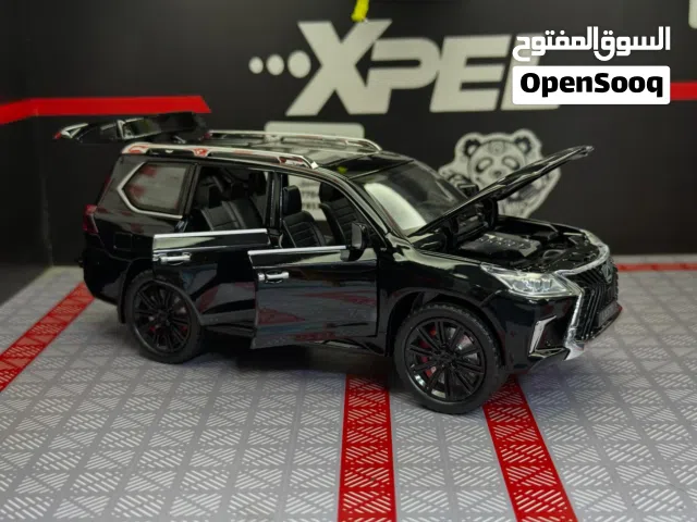 LX570 بين يديك! هل أنت من عشاق الفخامة وهيبة سيارات الدفع الرباعي؟ اقتنِ الآن نسخة مصغرة ومتقن