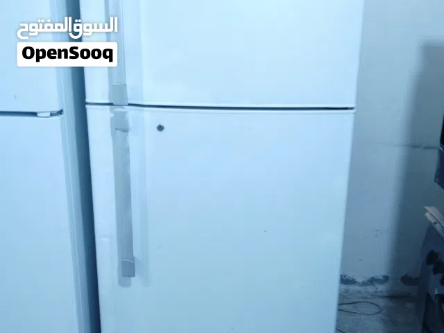للبيع ثلاجه حجم كبير ثلاجه هيتاشي 24 قدم بحاله ممتازه معا التوصل التشغيل والكفاله تبريد وتجميد قوي
