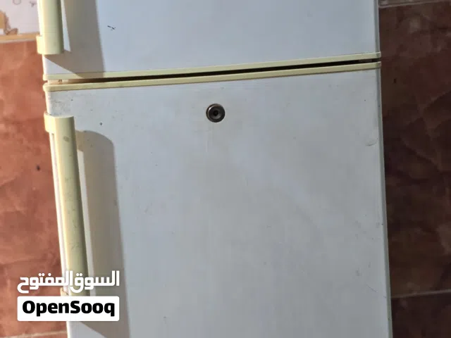 السلام عليكم ثلاجه للبيع
